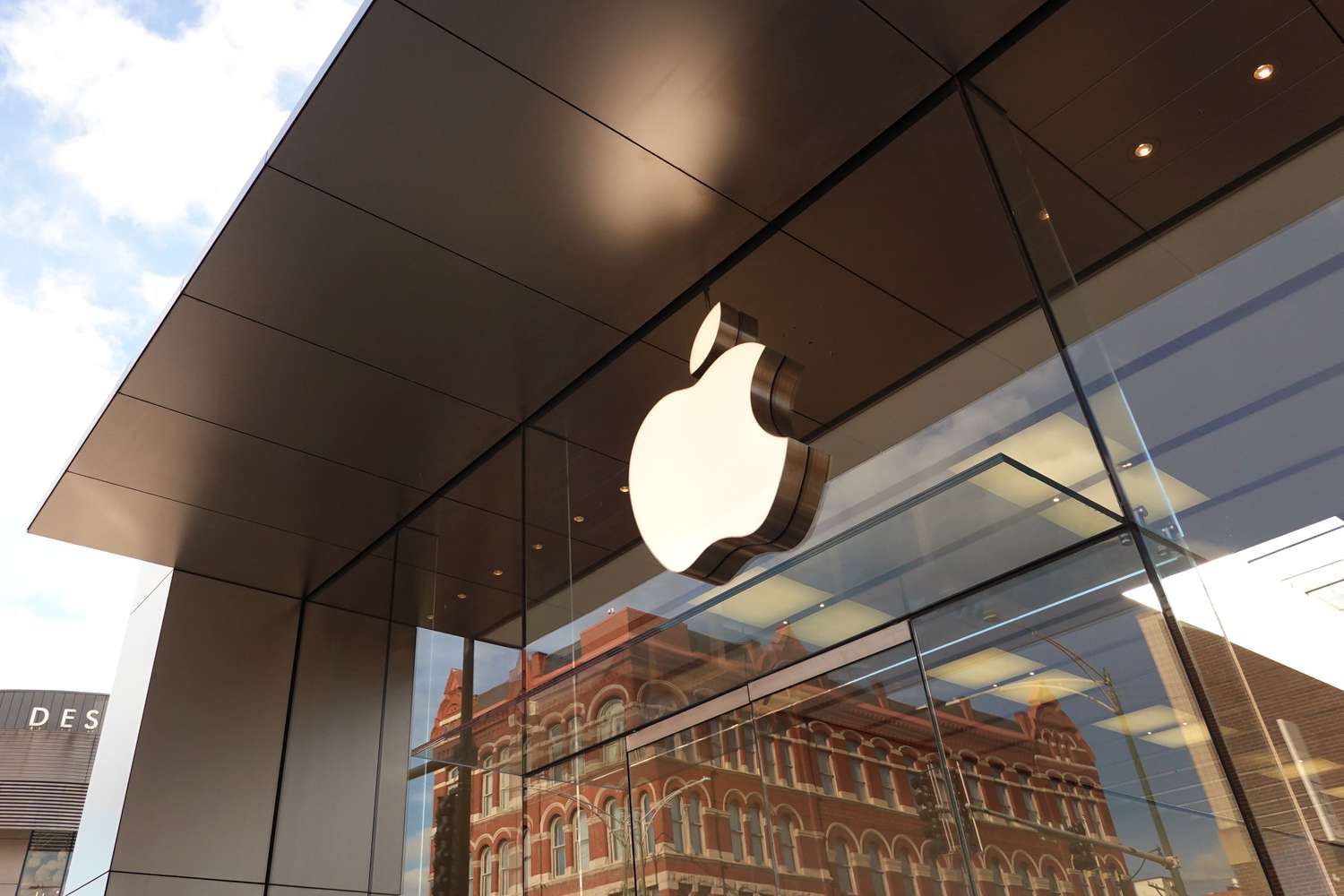 Apple Beat by Every Measure and Fell 6% on Two Words:…