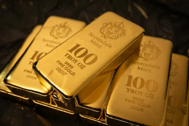 Gold price prediction: $5,200 bull vs $3,900 bear — time to…