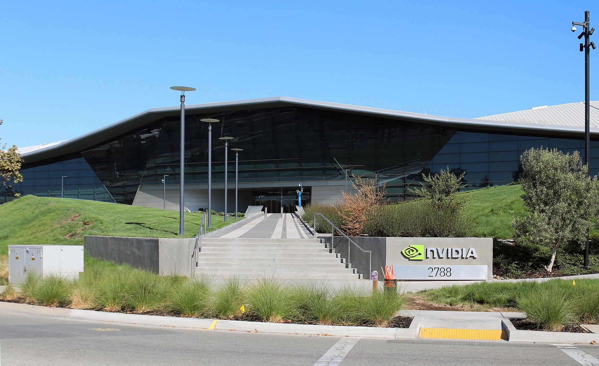 Nvidia (NVDA) Stock: $217.94 on Fed Day – Microsoft…